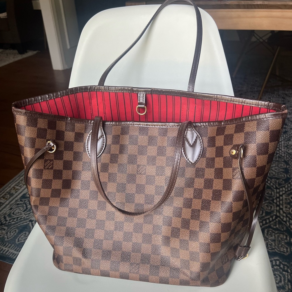 💕Authentic💕Louis Vuitton Neverfull with Pouch